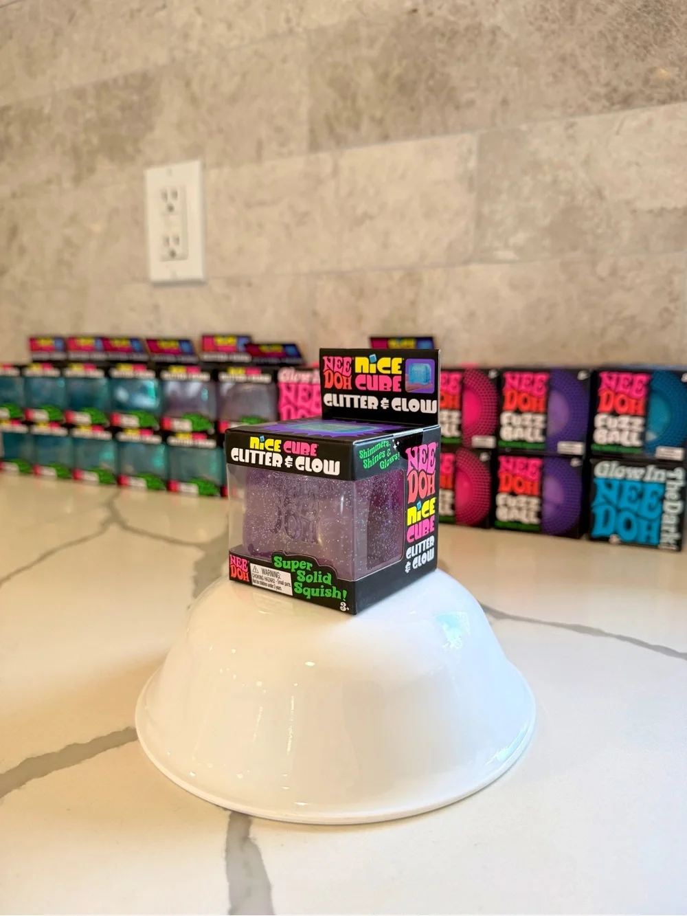 Viral Rare Glitter & Glow NeeDoh nice cube